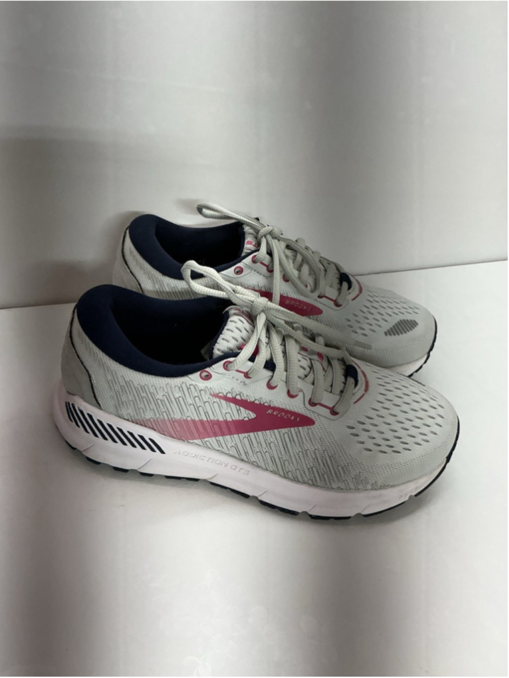 Brooks Running Shoes 6.5